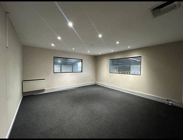 2,443M² WAREHOUSE TO LET IN EPPING INDUSTRIAL